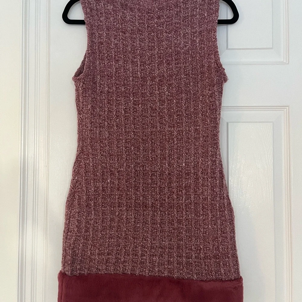 Zara Sleeveless Maroon Knit Dress with Faux Fur Trim - Picture 5 of 10